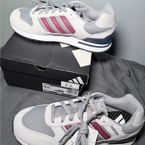 Adidas Run 80s Sneakers Gray & Burgundy | Retro Style Running Shoes